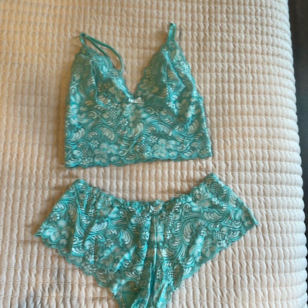 Frederick’s of Hollywood sleep set in teal size small